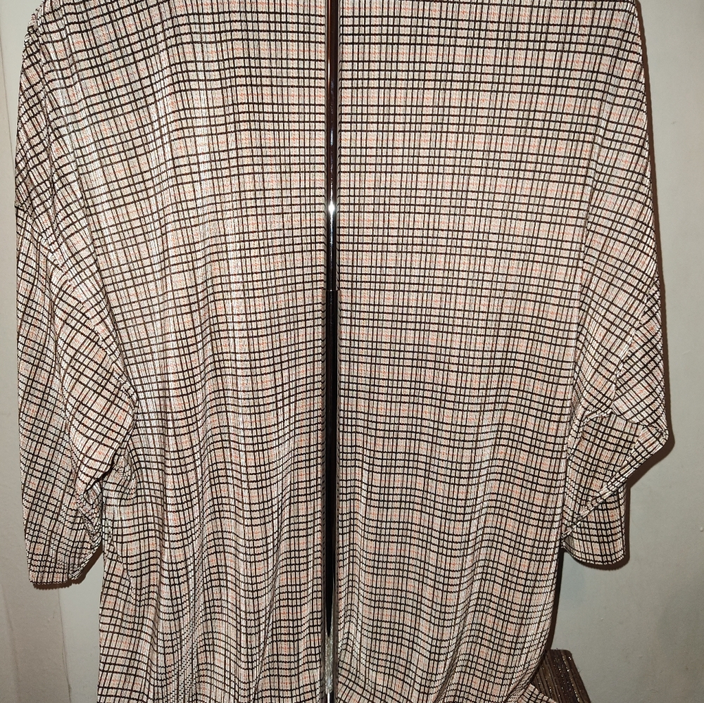 Plaid Button-Up Shirt - Picture 3 of 4